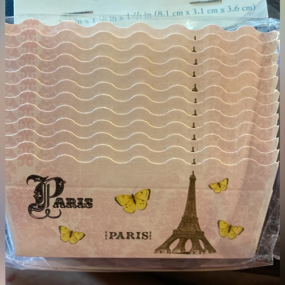 New 3 packs BUTTERCREAM COSETTE PARIS DISPOSABLE PAPER BAKEWARE 2 different size